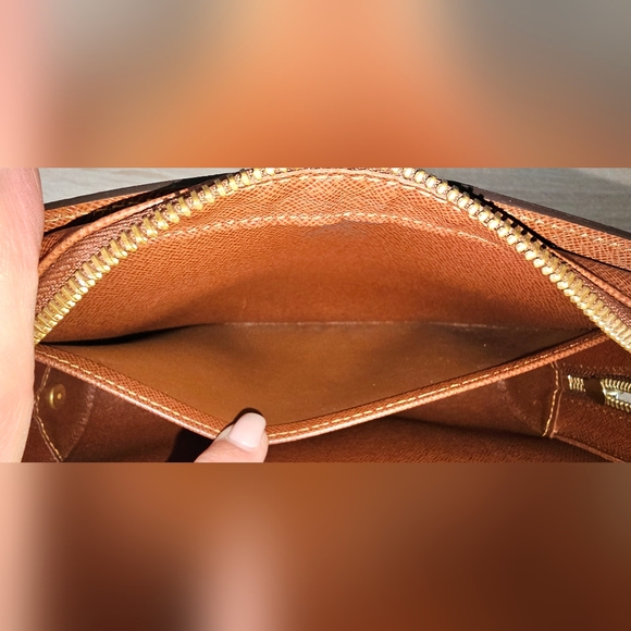 Authentic LOUIS VUITTON Monogram Orsay Clutch Crossbody Bag - Picture 11 of 15